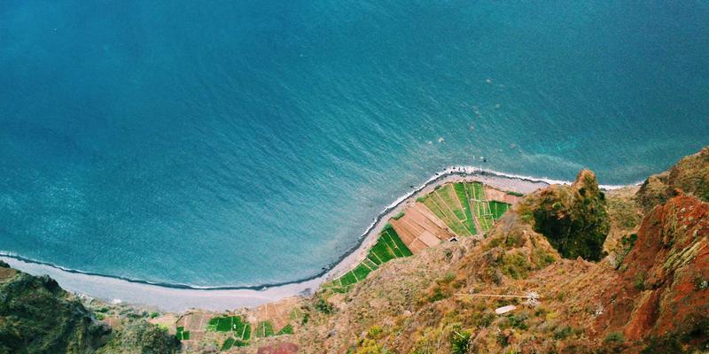 专业美发新纪元：如何运用3D发型模拟软件提升造型课程与设计沟通效率