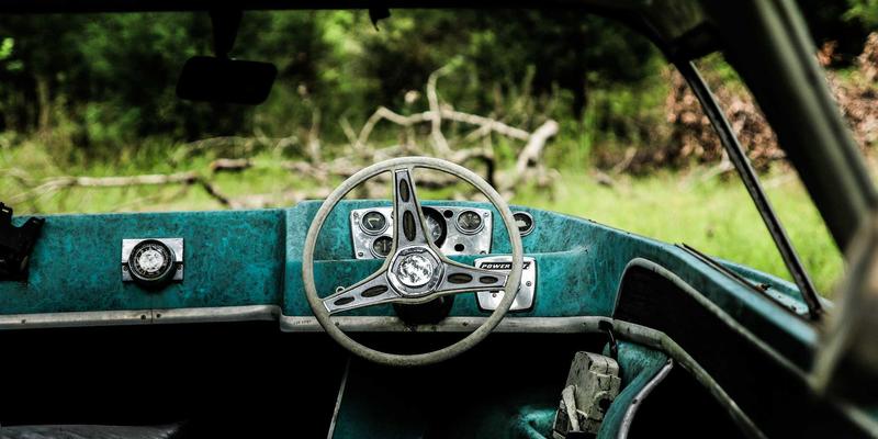 从入门到精通：掌握专业美发、剪发与染发艺术的完整指南