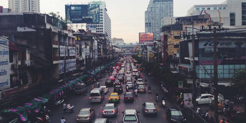 从剪发到染发：专业美发造型师必须掌握的三大核心技巧