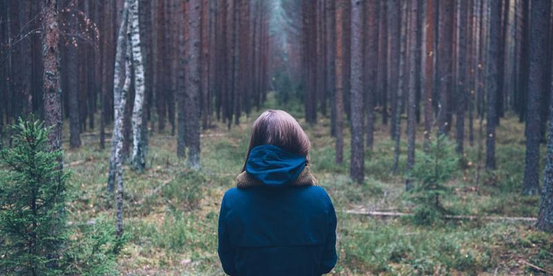 从沟通到创作：发型设计师如何通过精准对话打造理想造型与染发方案